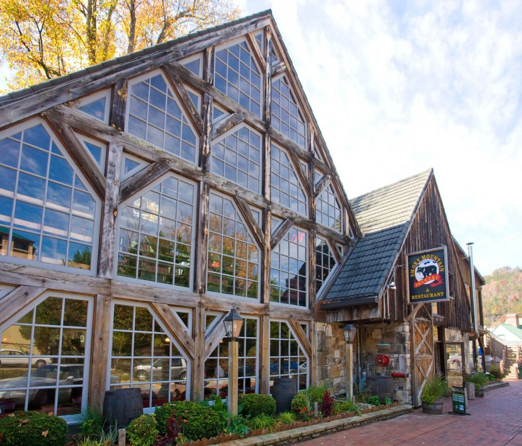 FINE DINING The Historic Gatlinburg Inn