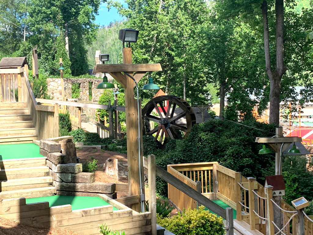 Gatlin's mini golf - The Historic Gatlinburg Inn