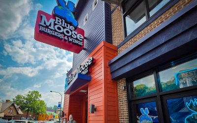 Blue Moose Burgers & Wings: Gatlinburg’s Newest Must-Try Spot for Burgers, Wings & Good Vibes